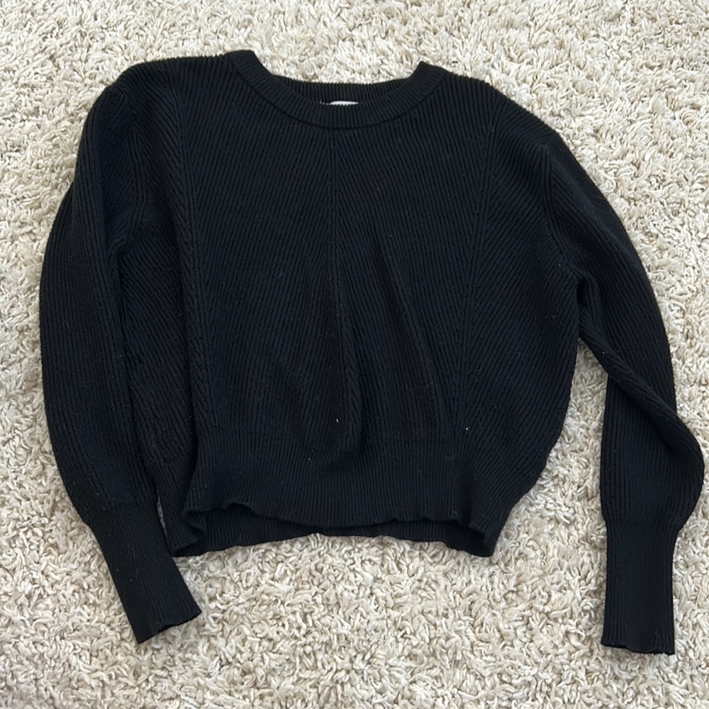 Cropped Black sweater